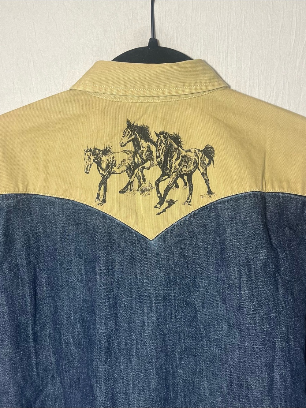 Levi’s Mens Small Pearl Snap Blue Beige Denim Harlem Rodeo Western Shirt Horses - Picture 3 of 13
